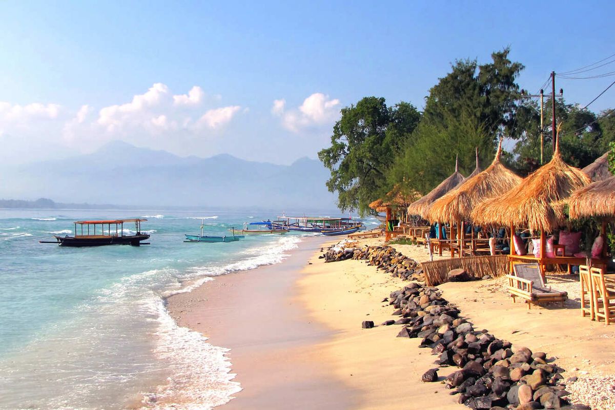 Difference Between Flores Island and Lombok Island