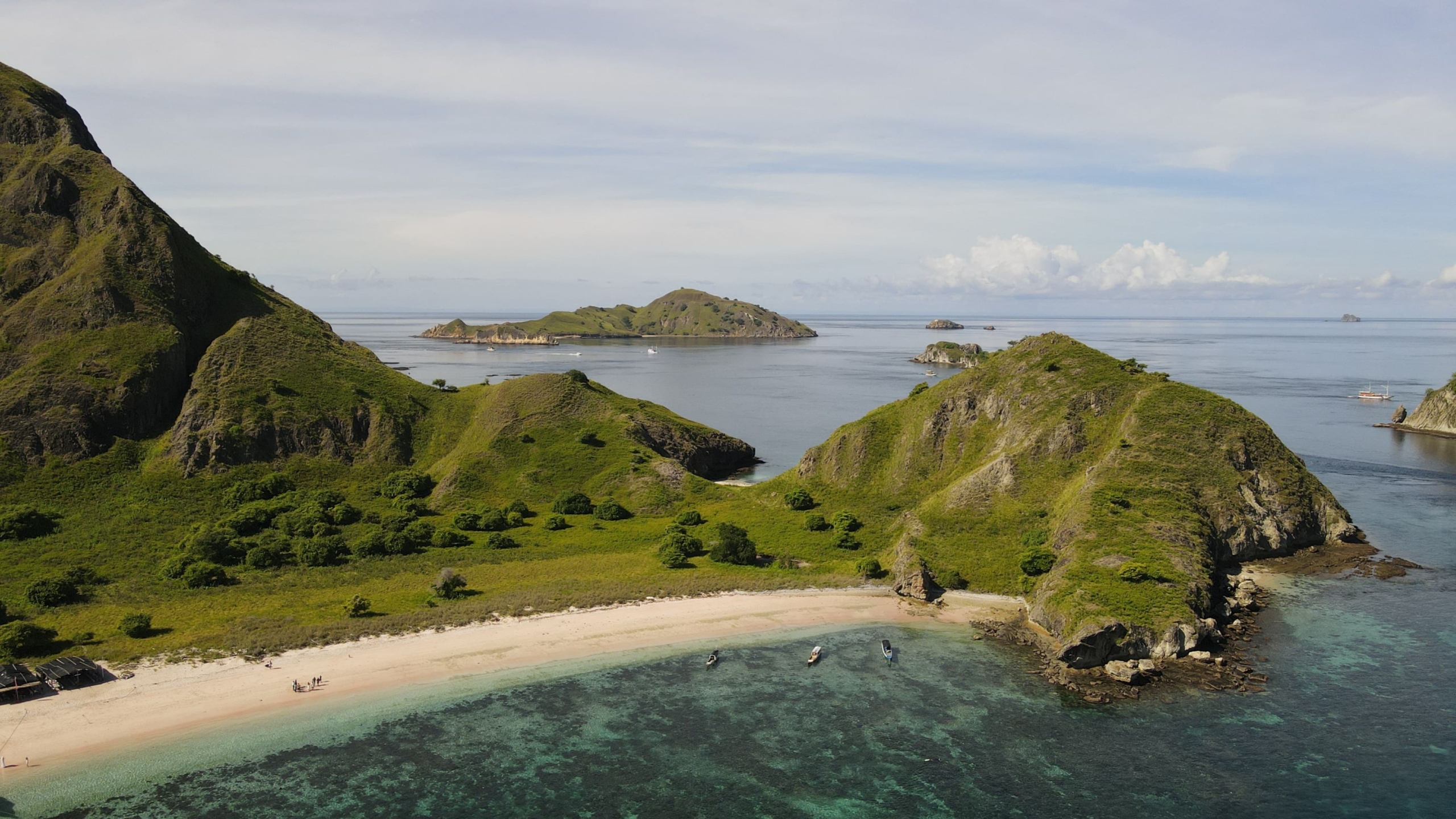 long pink beach padar island